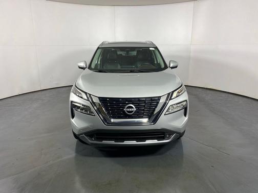Brilliant Silver Metallic 2023 Nissan Rogue SL