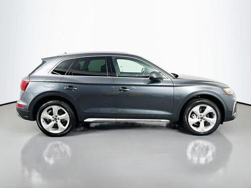 2022 Audi Q5 45 S line Premium Plus