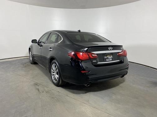 2017 INFINITI Q70 3.7X