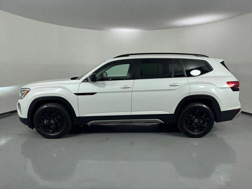 Opal White 2024 Volkswagen Atlas 2.0T SEL