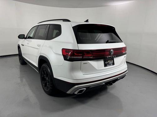 Opal White 2024 Volkswagen Atlas 2.0T SEL