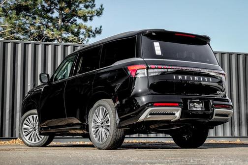 2026 INFINITI QX80 Luxe