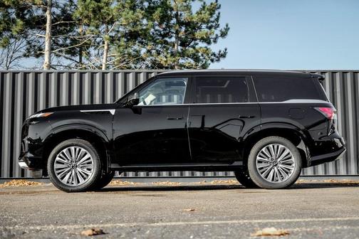 2026 INFINITI QX80 Luxe
