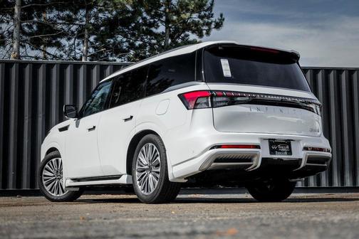 2026 INFINITI QX80 Luxe