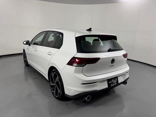 Opal White Pearl 2025 Volkswagen Golf GTI 2.0T SE DSG