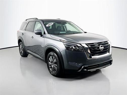 2025 Nissan Pathfinder SV 4WD