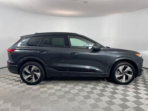 2025 Audi Q6 e-tron Premium quattro