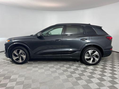 2025 Audi Q6 e-tron Premium quattro