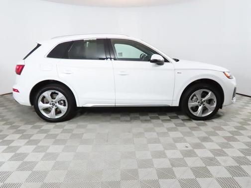 2025 Audi Q5 45 S line Premium Plus