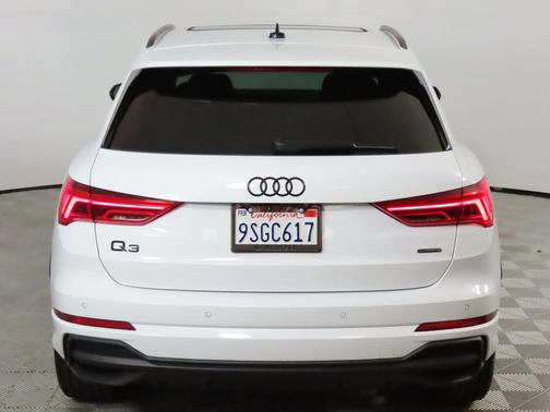 2025 Audi Q3 Premium 45 TFSI S line quattro Tiptronic