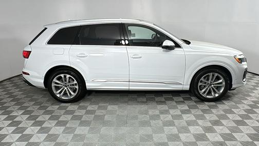 2025 Audi Q7 55 Prestige