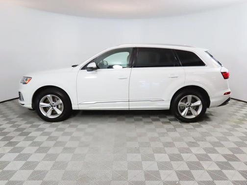 2023 Audi Q7 45 Premium Plus