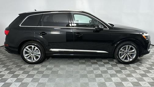 2025 Audi Q7 55 Prestige