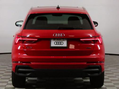 2025 Audi Q3 Premium 45 TFSI S line quattro Tiptronic