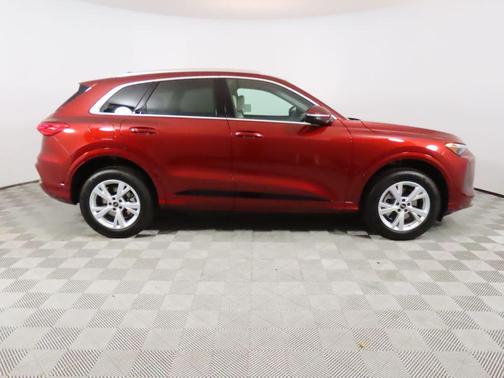 2025 Audi Q5 Premium TFSI quattro S tronic