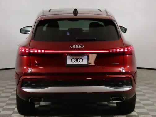 2025 Audi Q5 Premium TFSI quattro S tronic