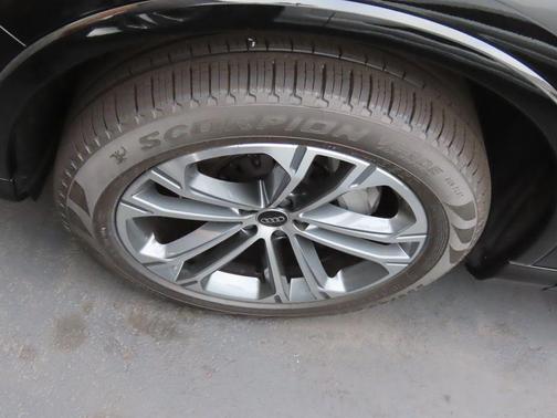 2025 Audi Q7 45 Premium Plus