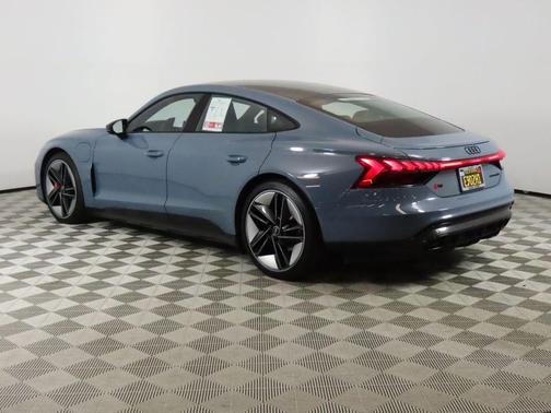 2022 Audi RS e-tron GT quattro