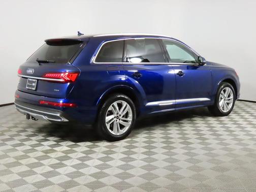 2023 Audi Q7 45 Premium