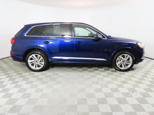 2023 Audi Q7 45 Premium