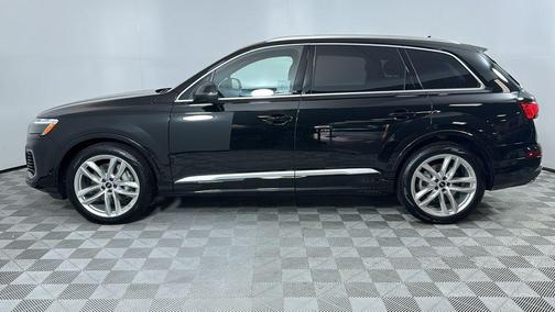 2025 Audi Q7 55 Premium Plus