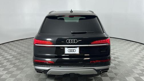 2025 Audi Q7 55 Premium Plus