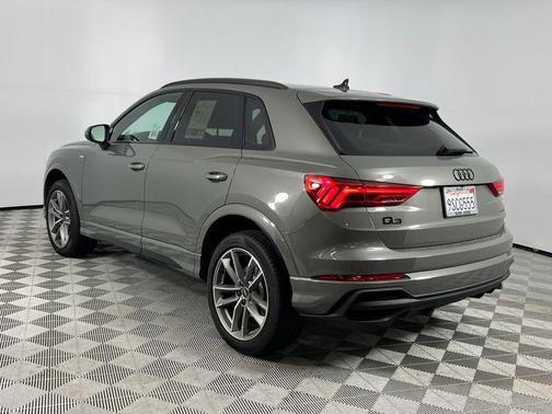 2025 Audi Q3 Premium 45 TFSI S line quattro Tiptronic