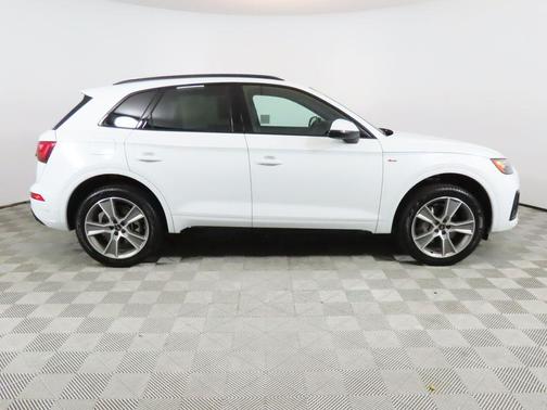 2025 Audi Q5 45 S line Premium