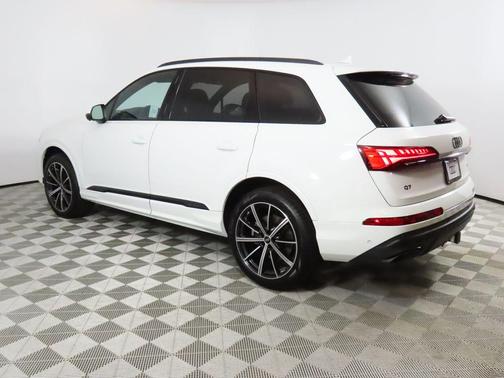 2025 Audi Q7 45 Premium Plus