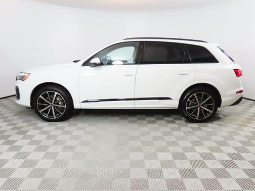 2025 Audi Q7 45 Premium Plus