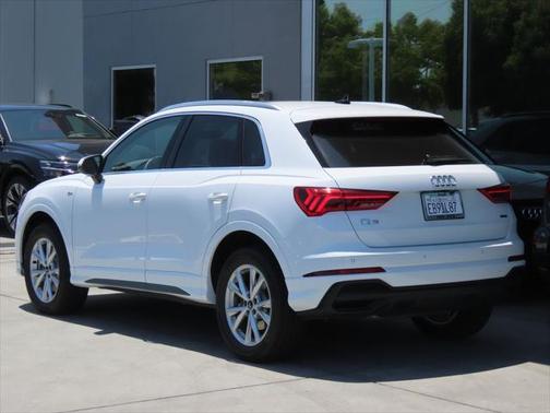 2025 Audi Q3 Premium 45 TFSI S line quattro Tiptronic