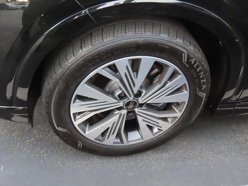 2025 Audi Q4 e-tron Premium 45 quattro