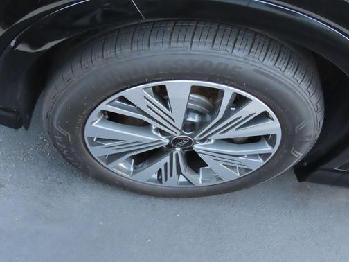 2025 Audi Q4 e-tron Premium 45 quattro