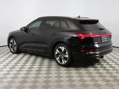 2022 Audi e-tron Premium quattro