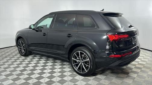 2022 Audi Q7 Premium Plus 55 TFSI quattro Tiptronic
