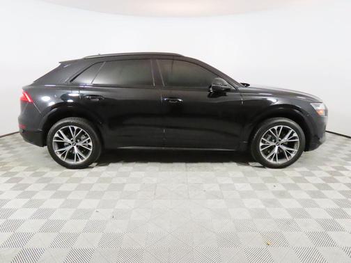 2023 Audi Q8 55 Premium