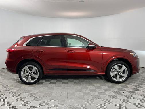 2025 Audi Q5 Premium Plus TFSI quattro S tronic