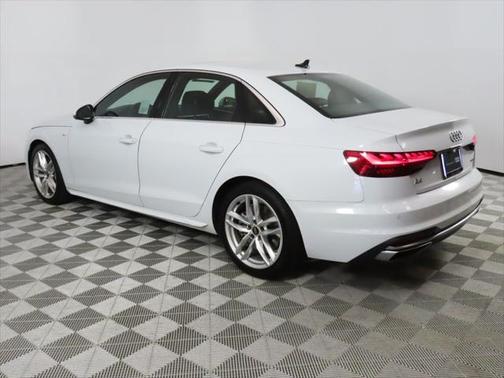 2022 Audi A4 Premium Plus 45 TFSI S line quattro S tronic