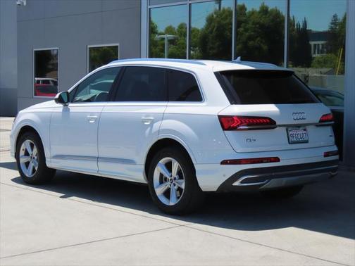 2023 Audi Q7 Premium Plus 45 TFSI quattro Tiptronic