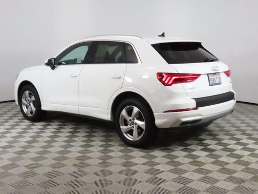 2022 Audi Q3 40 Premium Plus