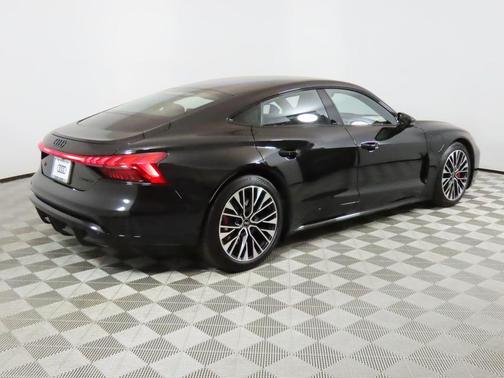 2026 Audi S e-tron GT Prestige quattro