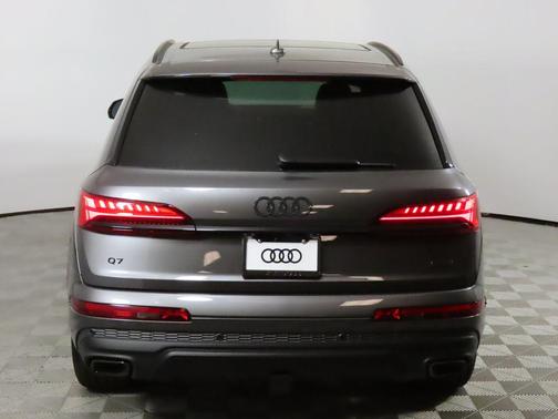 2025 Audi Q7 45 Premium Plus