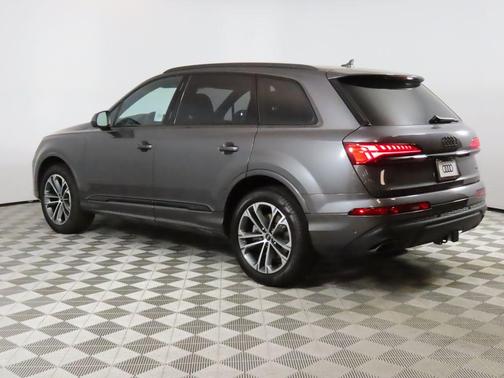 2025 Audi Q7 45 Premium Plus