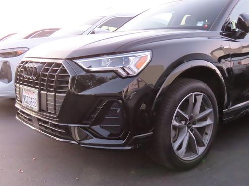 2025 Audi Q3 Premium 45 TFSI S line quattro Tiptronic