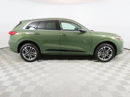 2025 Audi Q5 Premium TFSI quattro S tronic