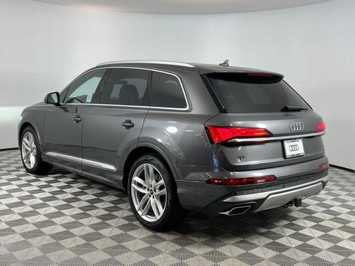 2025 Audi Q7 55 Premium Plus