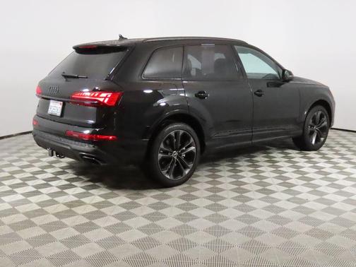 2025 Audi Q7 55 Premium Plus