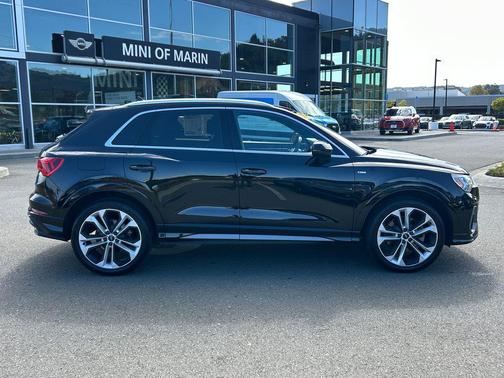 2020 Audi Q3 45 S line Prestige