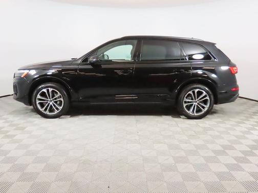 2025 Audi Q7 45 Premium Plus