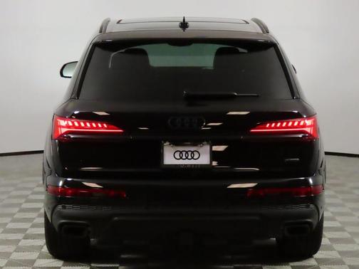 2025 Audi Q7 45 Premium Plus